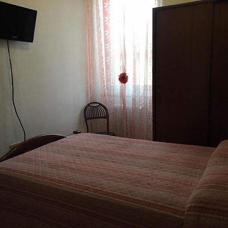 Hotel La Torretta Фолиньо Екстериор снимка