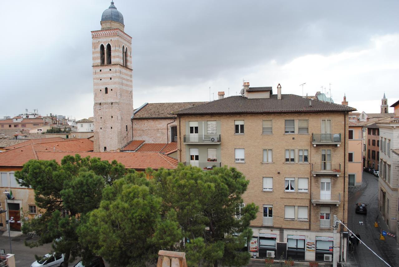 Hotel La Torretta Фолиньо Екстериор снимка